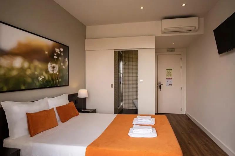DOUBLE BASIC Room, Riversuites, Porto