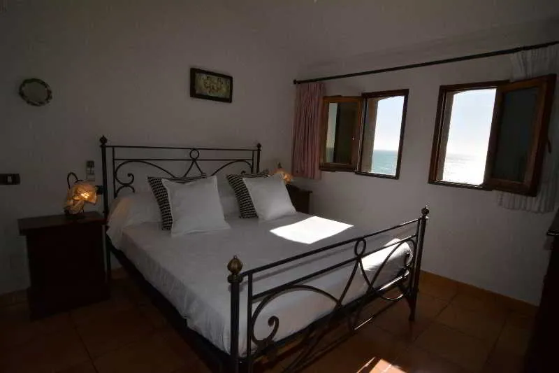 Room, Torre Di Cesare, Naples