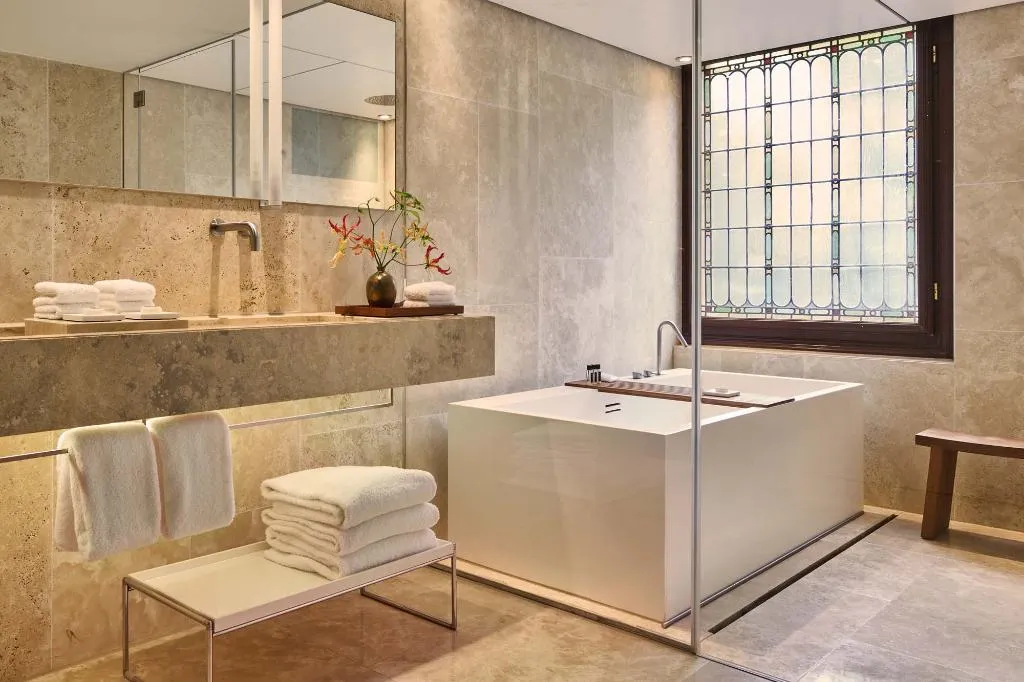 DOUBLE DELUXE Room, Mandarin Oriental Conservatorium, Amsterdam, Amsterdam