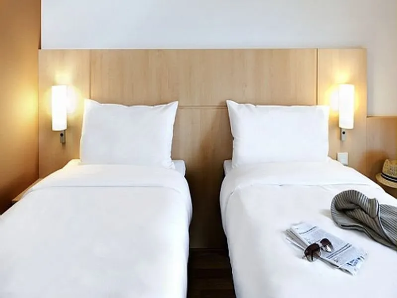 Room, ibis Milano Malpensa Aeroporto, Milan