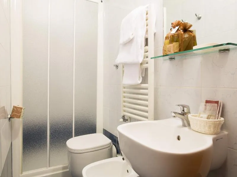 Room, Albergo Montreal, Florence