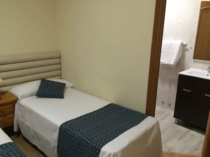 TRIPLE STANDARD Room, Cuatro Caños, Madrid