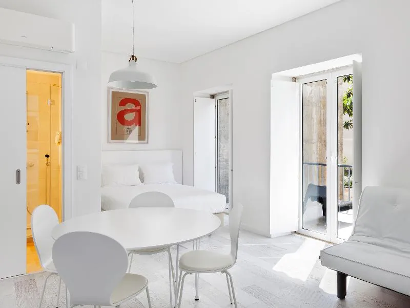 JUNIOR SUITE STANDARD Room, Hello Lisbon Castelo Apartments, Lisbon