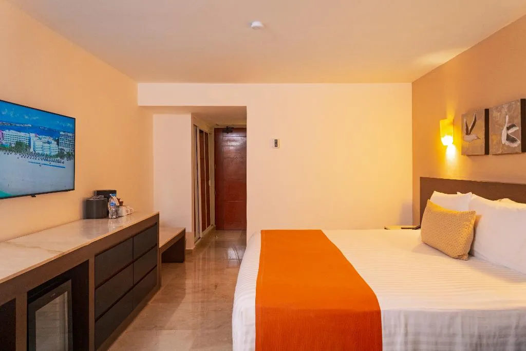 DOUBLE SUPERIOR LAGOON VIEW Room, Flamingo Cancun All Inclusive, Cancun Area