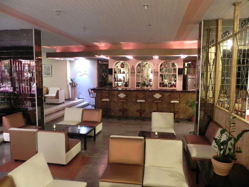 Bar, Cooee Albatros, Corfu