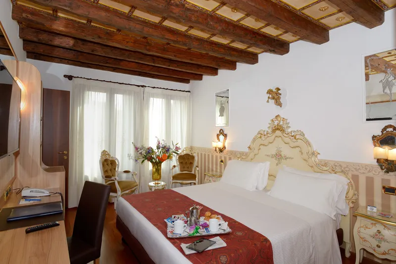 Double or Twin DELUXE Room, UNA HOTELS Ala Venezia - Adults +16, Venice