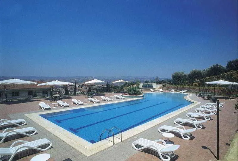 Pool, Pomara, Catania