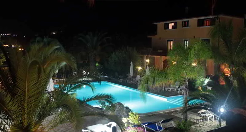 Pool, Villamirella, Naples