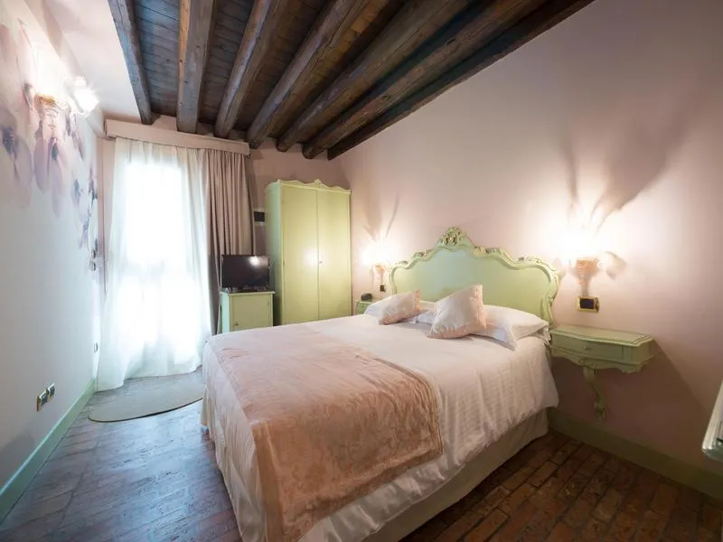 Double or Twin CLASSIC Room, Villa Gasparini, Venice