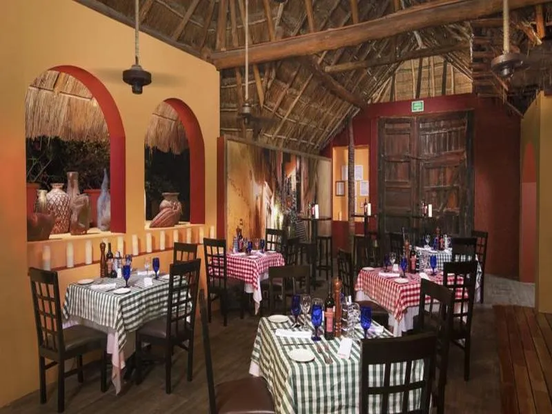 Restaurant, The Pyramid Cancun by Oasis, Cancun Area