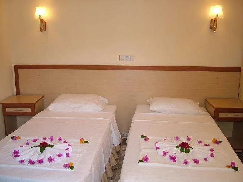 Room, Celik Apart, Dalaman