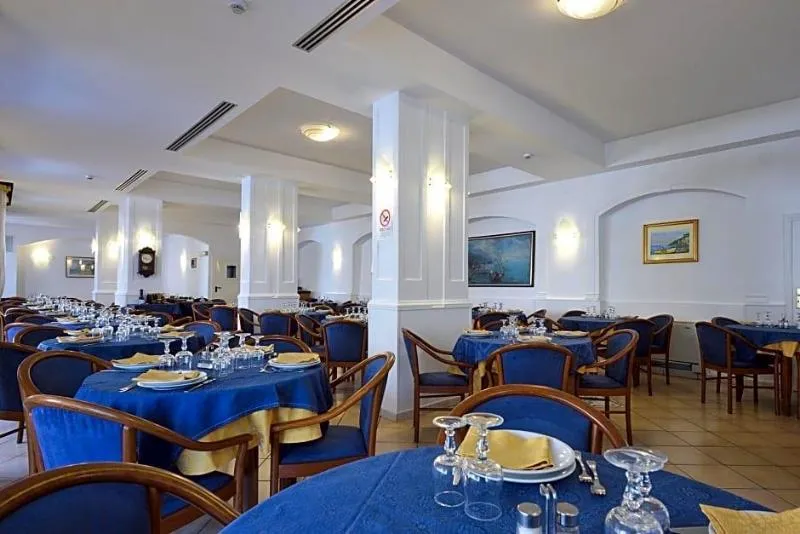 Lobby, Hotel Settebello, Naples