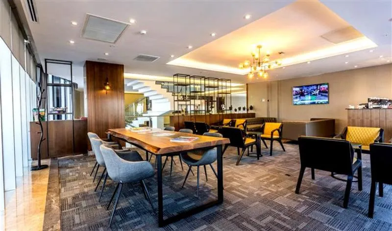 Lobby, Willmont Hotel & Convention Center, Izmir