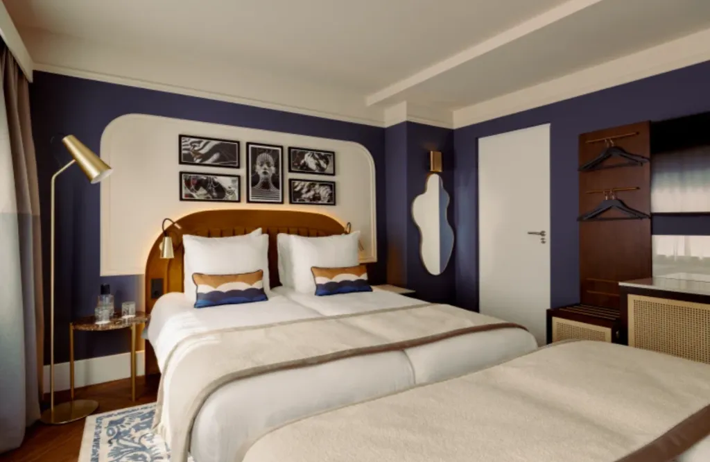 QUADRUPLE COMFORT Room, Leonardo Boutique Hotel The Lancaster Amsterdam, Amsterdam