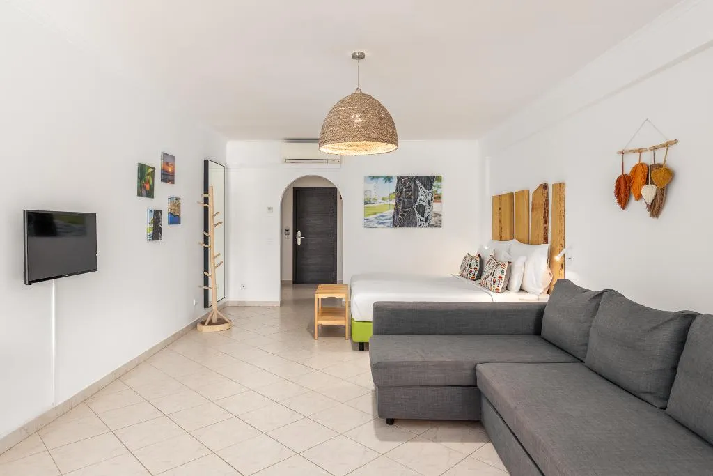 STUDIO PREMIUM Room, Estudios Salinas, Algarve
