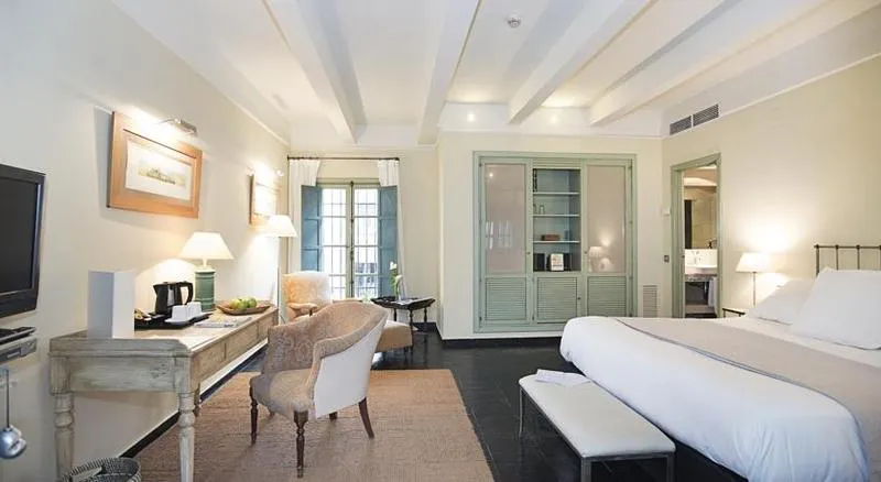 DOUBLE DELUXE Room, Hospes Las Casas del Rey de Baeza,, Seville