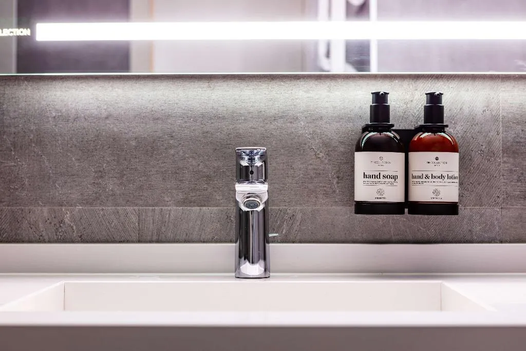 DOUBLE PREMIUM Room, NH Collection Amsterdam Flower Market, Amsterdam