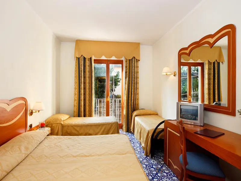 QUADRUPLE STANDARD Room, Albatros, Naples