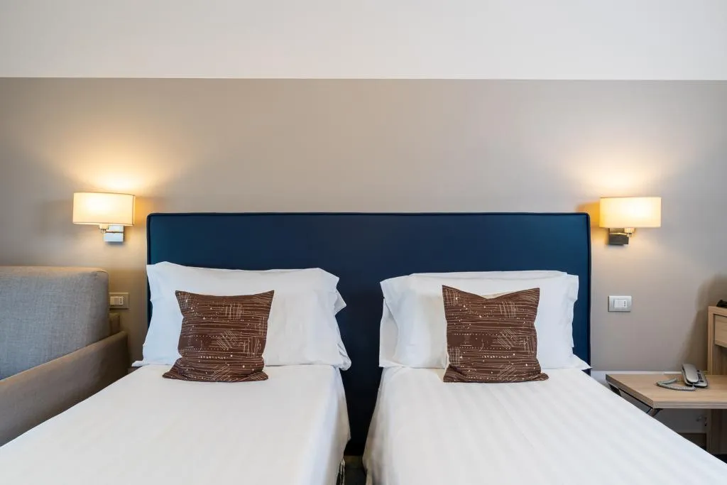 Double or Twin LAKE VIEW Room, Hotel Désirée by Double Hospitality, Milan