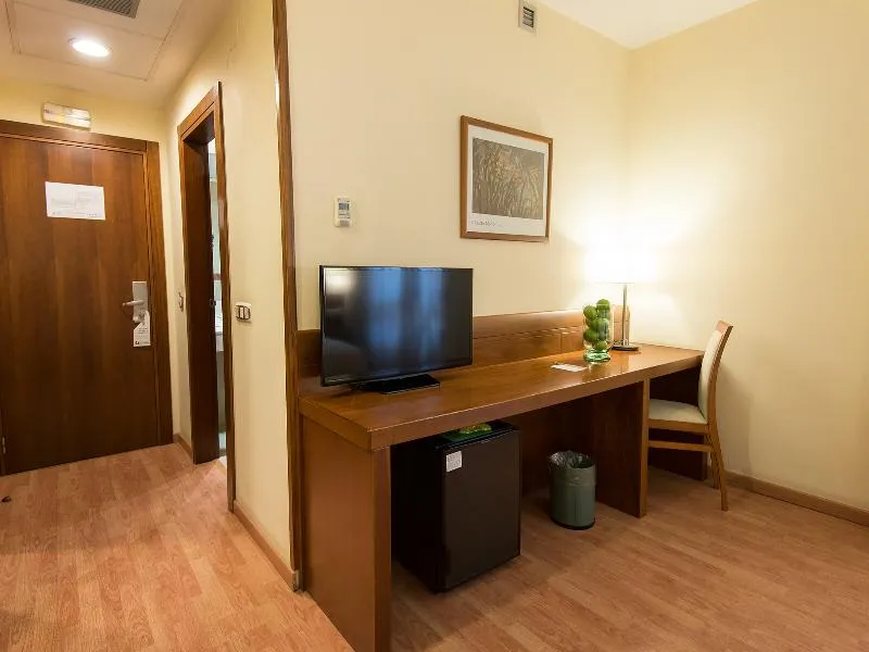 Double or Twin STANDARD Room, Plaza Las Matas Hotel, Madrid