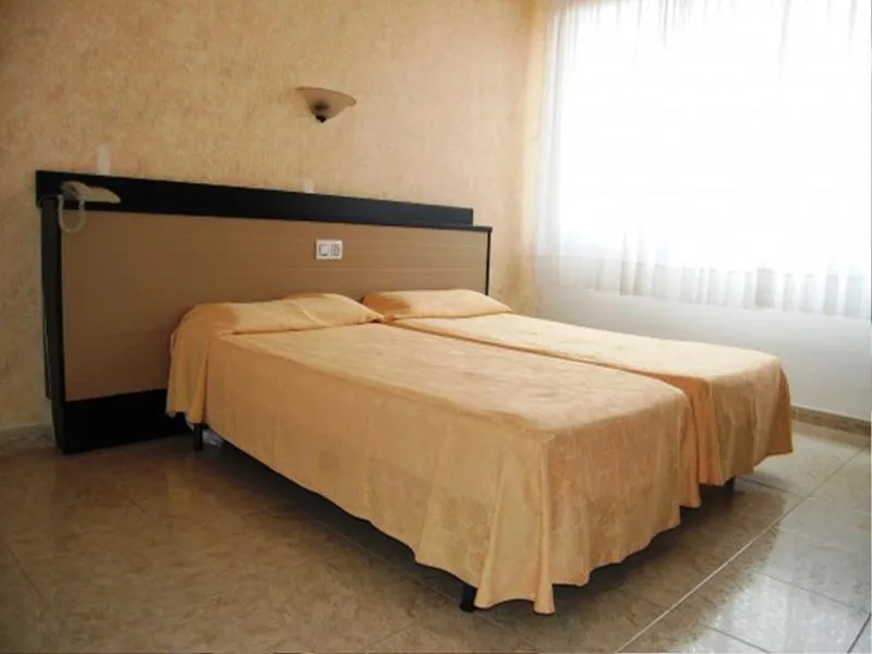 Room, Hotel Lloret Santa Rosa by Pierre & Vacances, Costa Brava