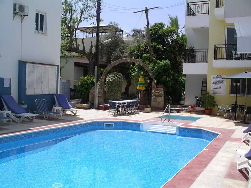 Pool, Renos Hotel Apts, Cyprus