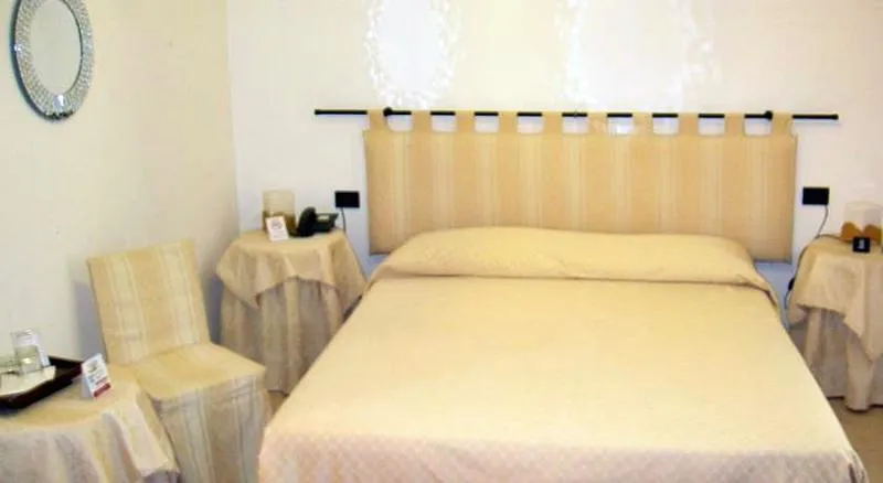 DOUBLE SINGLE USE STANDARD Room, Agli Artisti, Venice