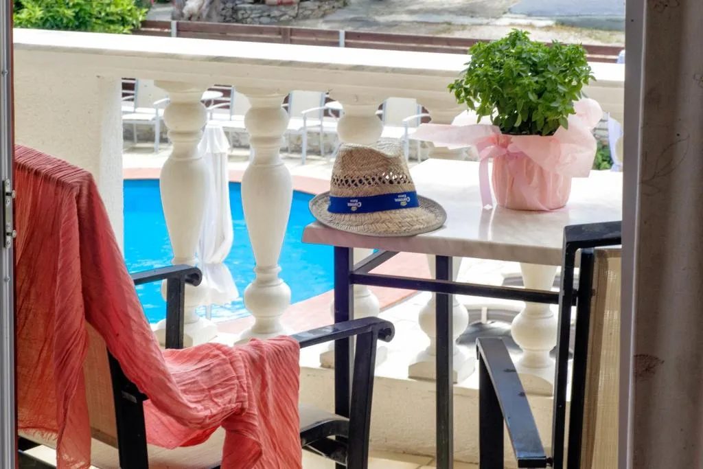 STUDIO CAPACITY 2 Room, Blue Horizon Studios, Skiathos