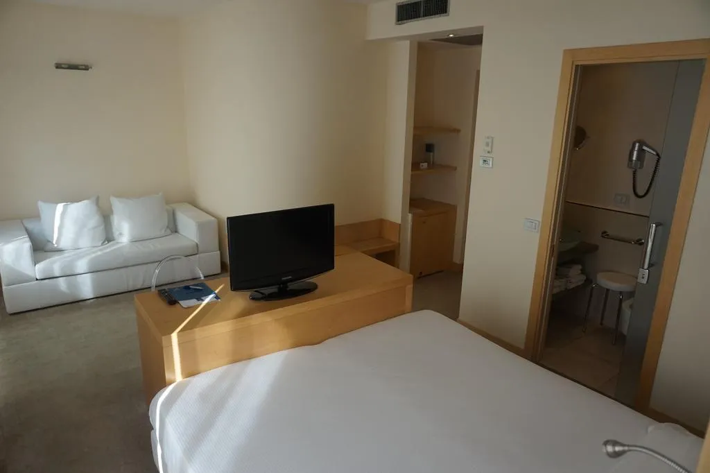 TRIPLE STANDARD Room, Leonardo Boutique Hotel Rome Termini, Rome