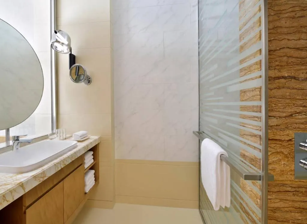 Room RUN OF HOUSE Room, Crowne Plaza Dubai Marina, Dubai