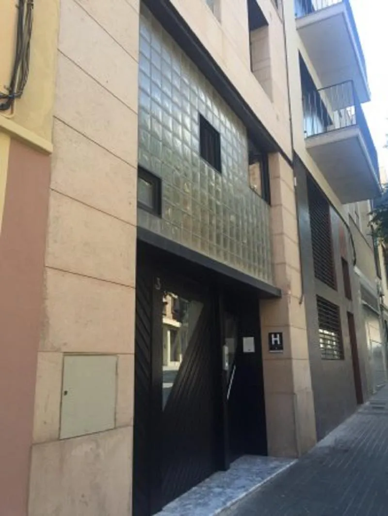 General view, House by pillow, Barcelona