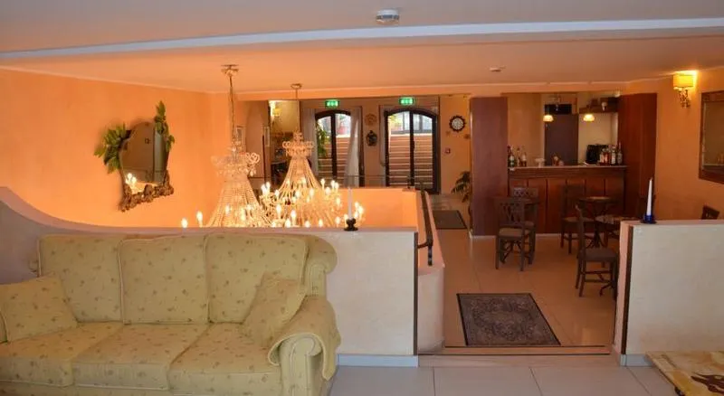 Lobby, Kalos, Catania