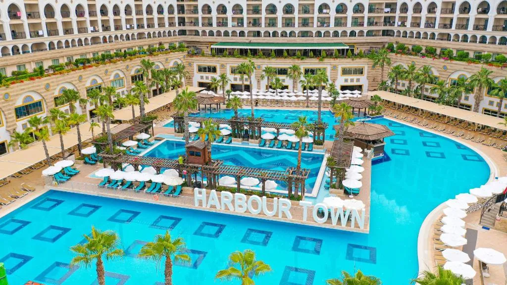Pool, Crystal Sunset Pearl Collection, Antalya