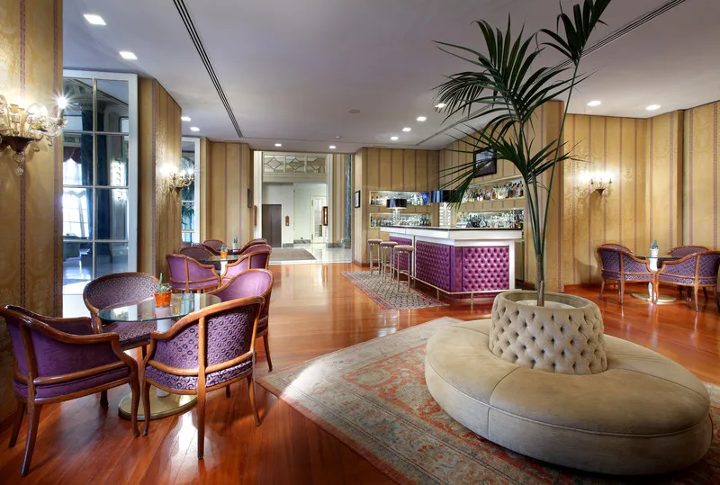 Bar, Eurostars Hotel Excelsior, Naples