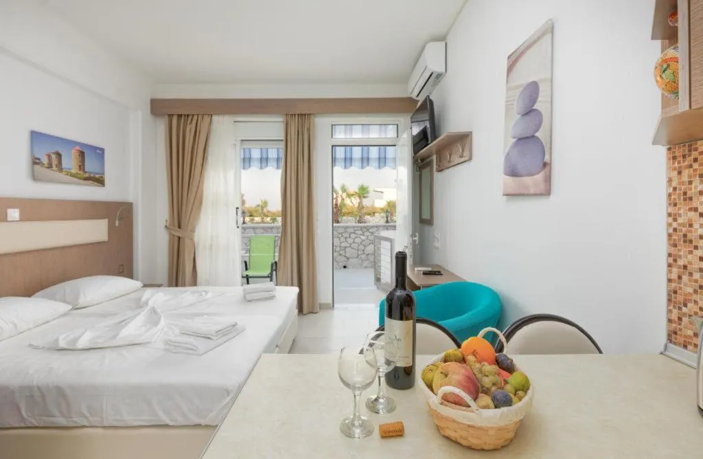 SUITE TWO BEDROOMS WITH PRIVATE POOL Room, Paradise Garden, Rhodes
