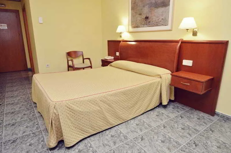 DOUBLE SINGLE USE STANDARD Room, Louty Simba, Valencia