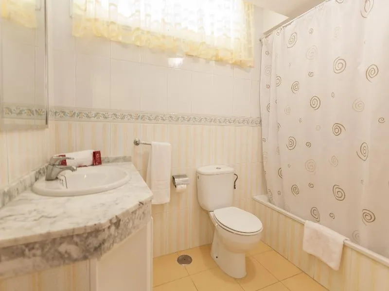 APARTMENT SEA VIEW THREE BEDROOMS Room, El MarquÃ©s Palace by Intercorp Hotel Group, Tenerife