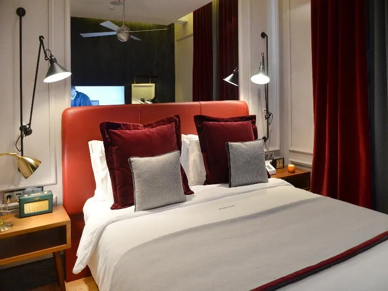 DOUBLE WITH VIEWS Room, Browns Central Hotel, Lisbon