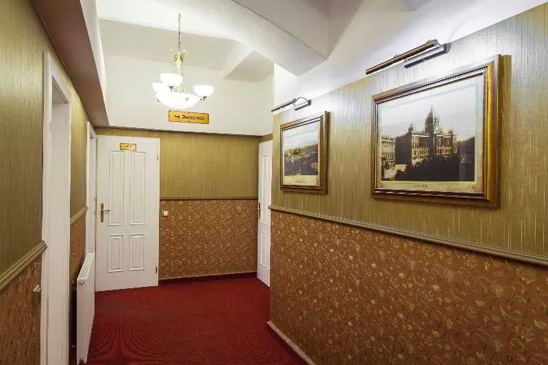 Lobby, Taurus, Prague