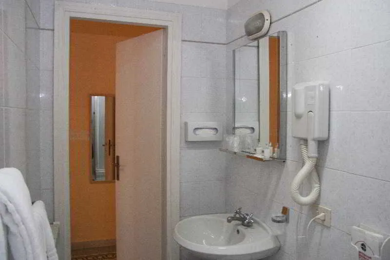 Room, Casa La Salle, Rome