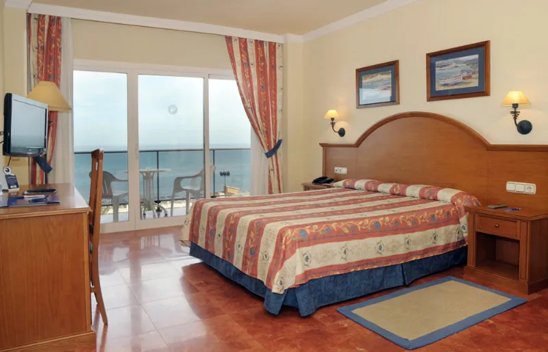 Room, Isabel, Costa Del Sol