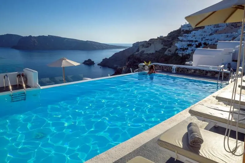 Sports and Entertainment, La Perla Villas and Suites, Santorini
