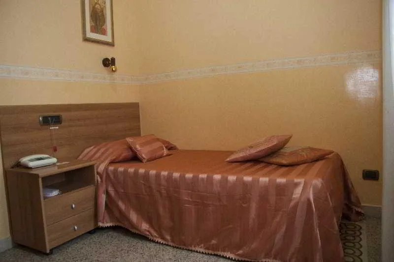 SINGLE STANDARD Room, Casa La Salle, Rome