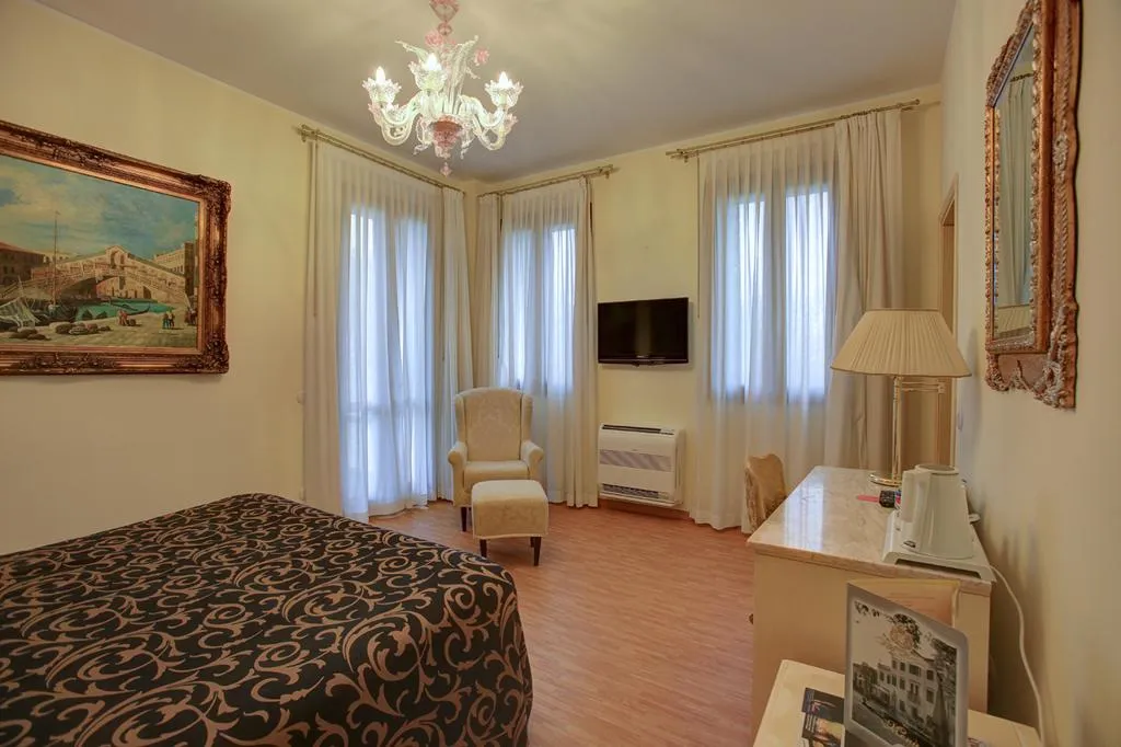 Double or Twin DELUXE Room, Villa Braida, Venice