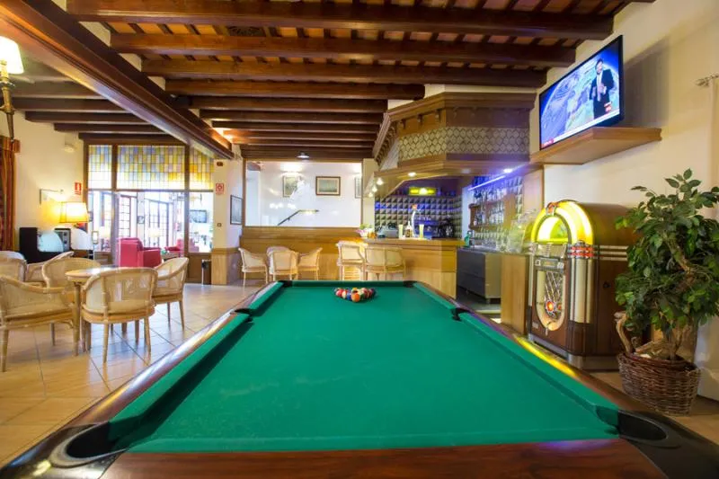 Sports and Entertainment, La Carolina, Costa Brava