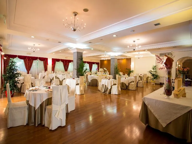 Restaurant, Garden, Perugia