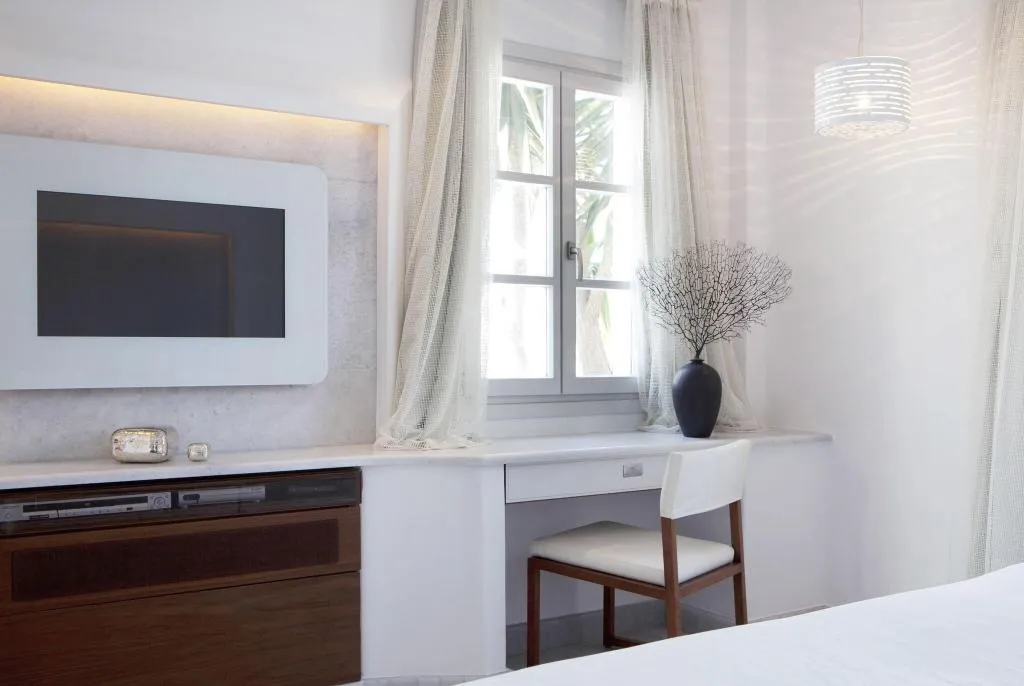 JUNIOR SUITE WITH VIEWS Room, Belvedere hotel, Mykonos