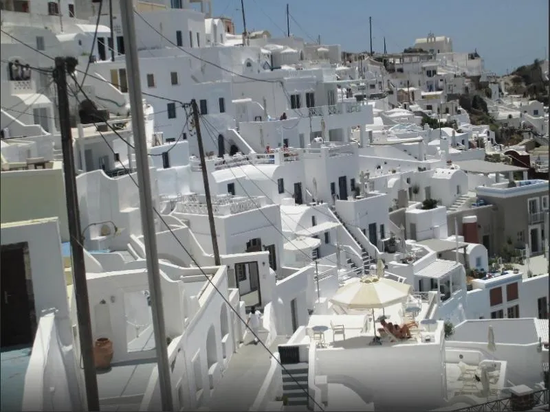 General view, King Thiras, Santorini