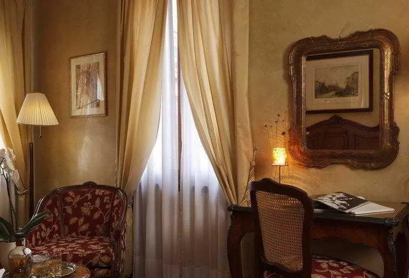 DOUBLE SUPERIOR Room, Hotel Bisanzio, Venice