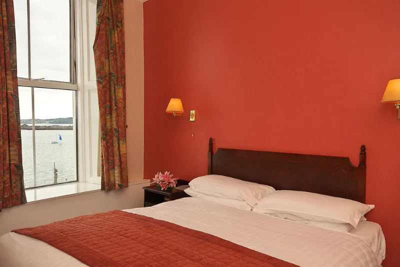 Room, Commodore, Cork